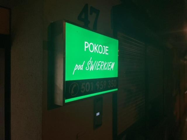 Pokoje Pod Swierkiem 스바르체데즈 외부 사진